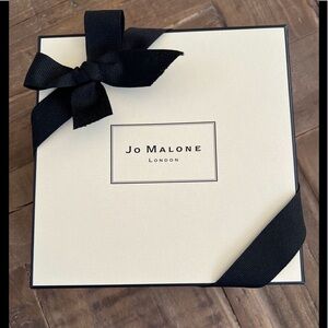 Jo Malone gift box, tissue and ribbon
